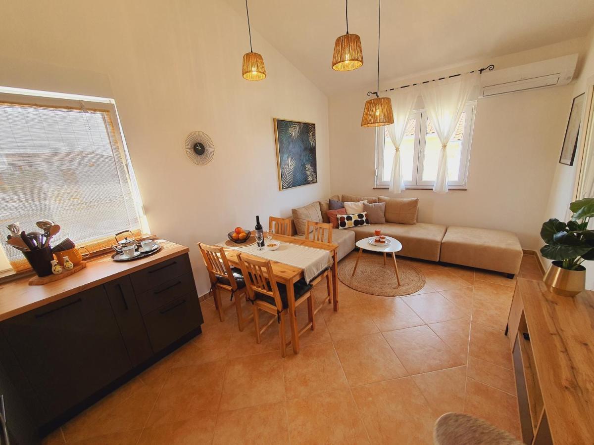 Apartman Mila Barbat na Rabu Eksteriør billede